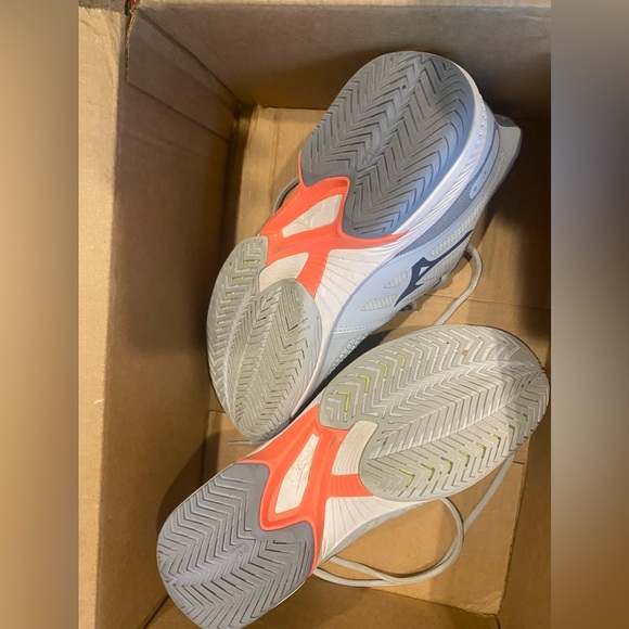 Mizuno court shoes - Picture 2 of 9